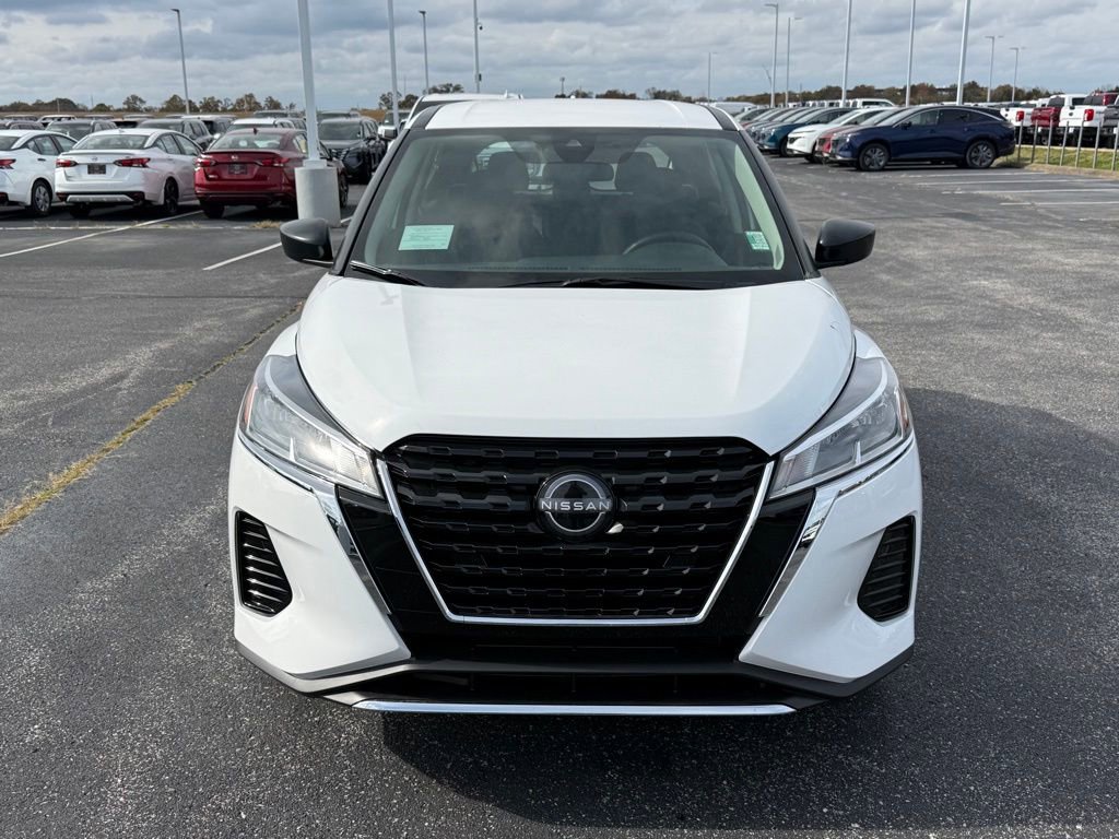New 2025 Nissan Kicks Play S image 39
