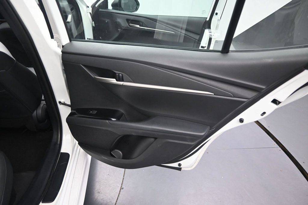 Used 2025 Toyota Camry SE FWD image 20