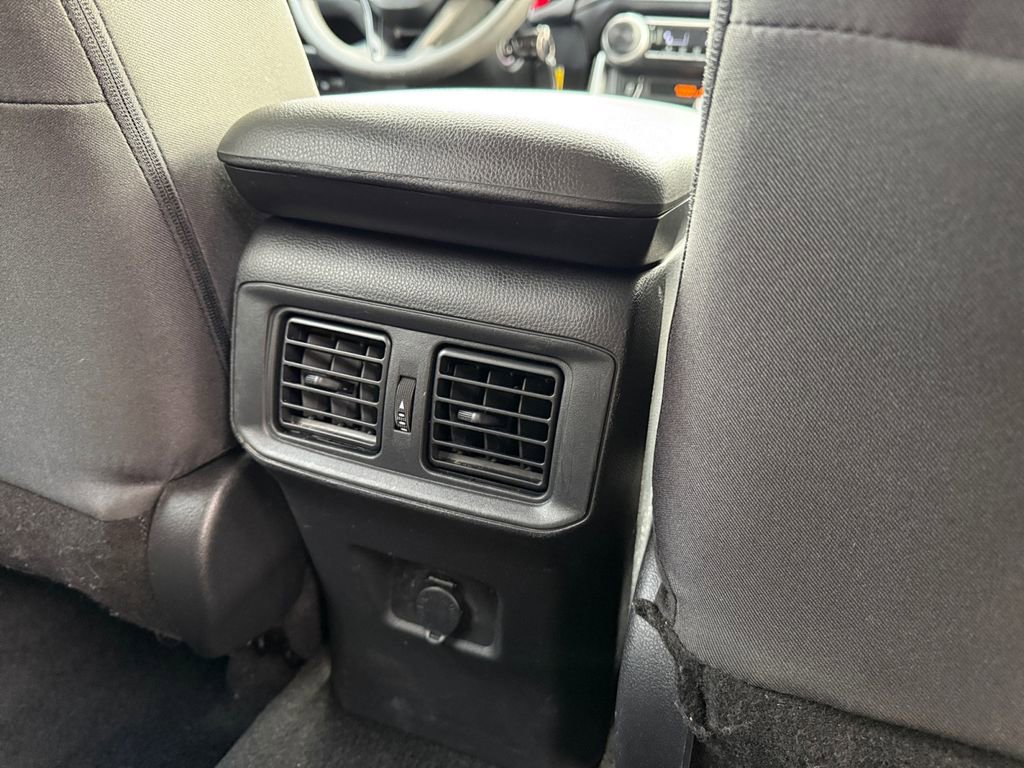 Used 2022 Toyota RAV4 LE image 21