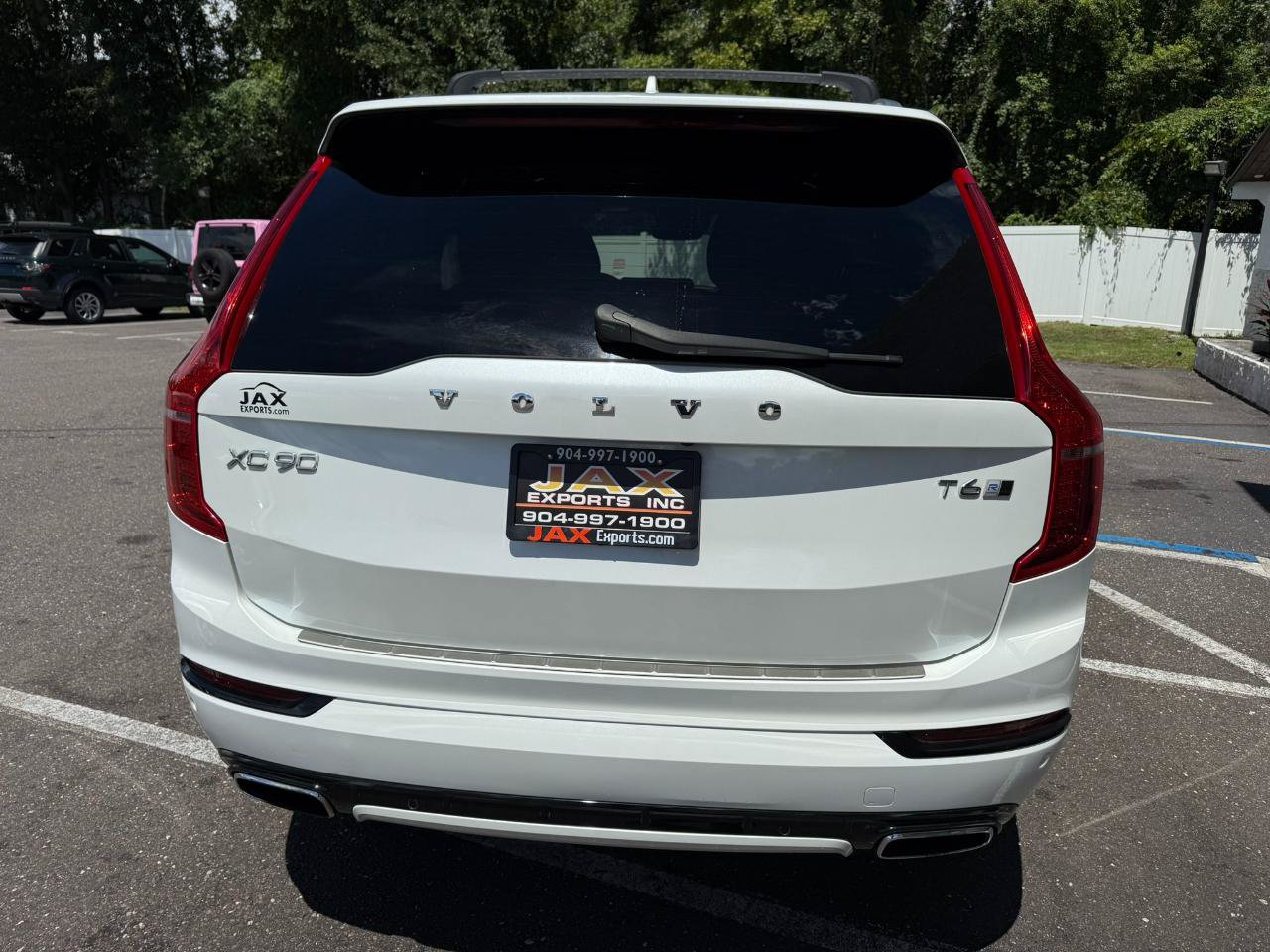Used 2016 Volvo XC90 T6 R-Design w/ Protection Package Plus AWD/4WD image 3