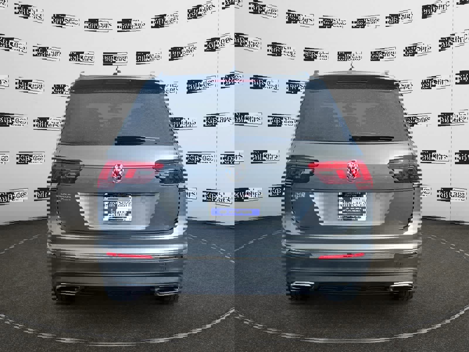 Used 2021 Volkswagen Tiguan SE w/ Panoramic Sunroof Package image 5