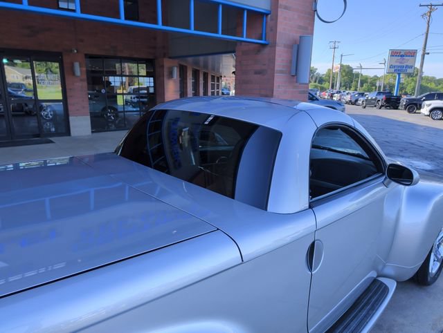 Used 2004 Chevrolet SSR w/ Preferred Equipment Group RWD image 29