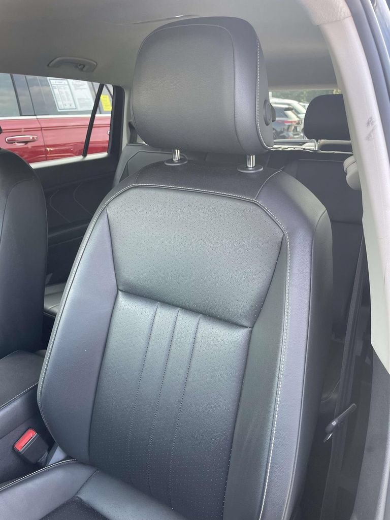 Certified 2023 Volkswagen Tiguan SE FWD image 20