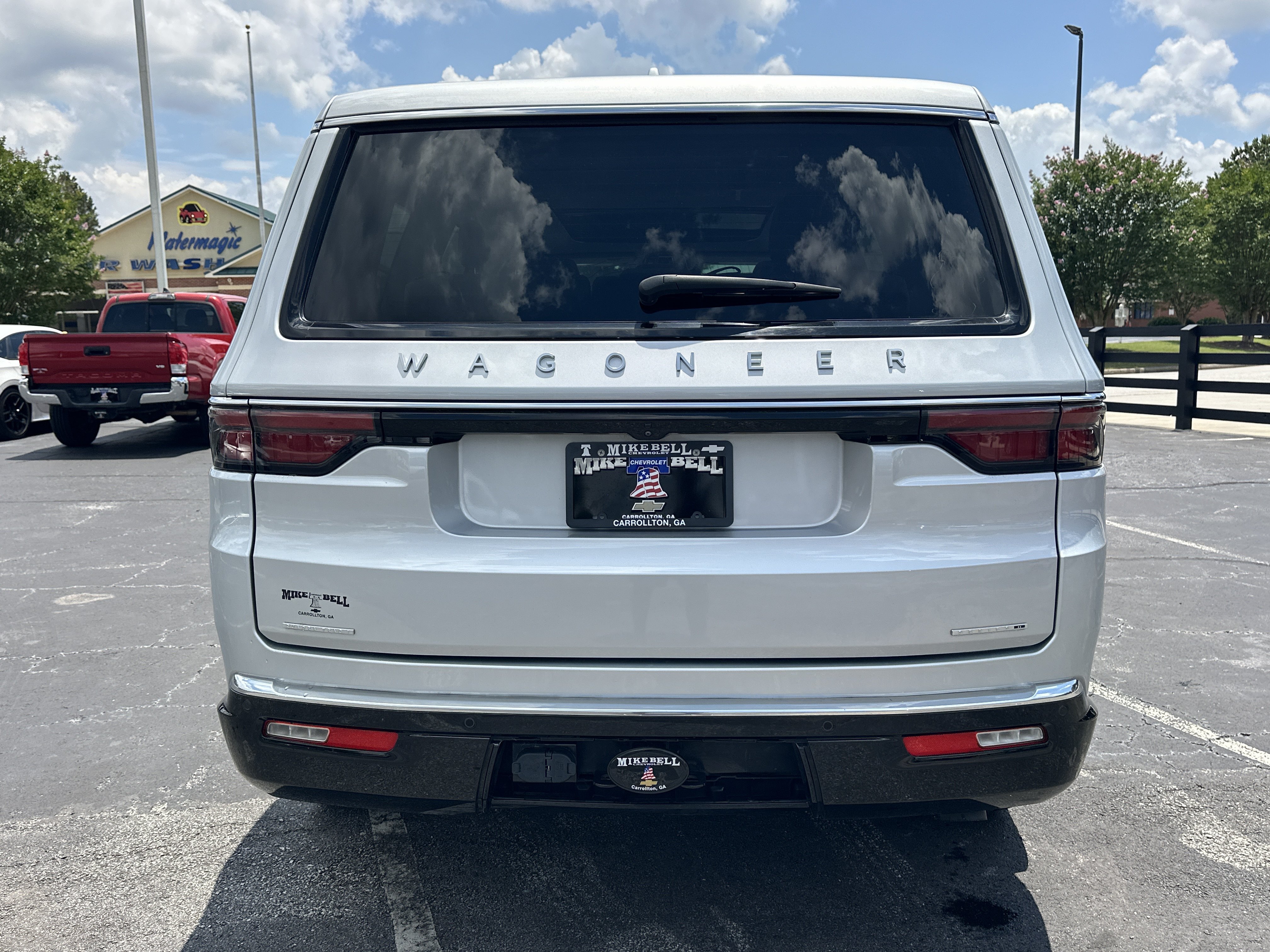 Used 2023 Jeep Wagoneer Series II w/ Premium Group I AWD/4WD image 7
