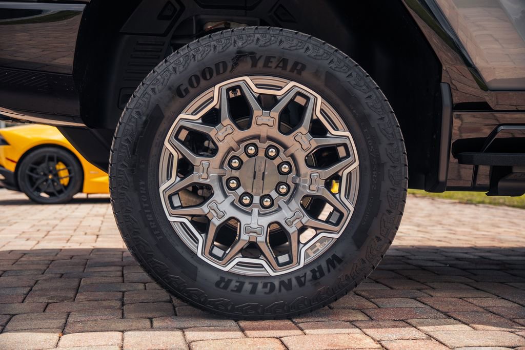 Used 2025 GMC Hummer EV 3X AWD/4WD image 13