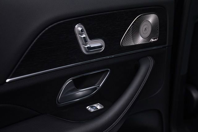 Used 2025 Mercedes-Benz GLS 450 4MATIC image 27