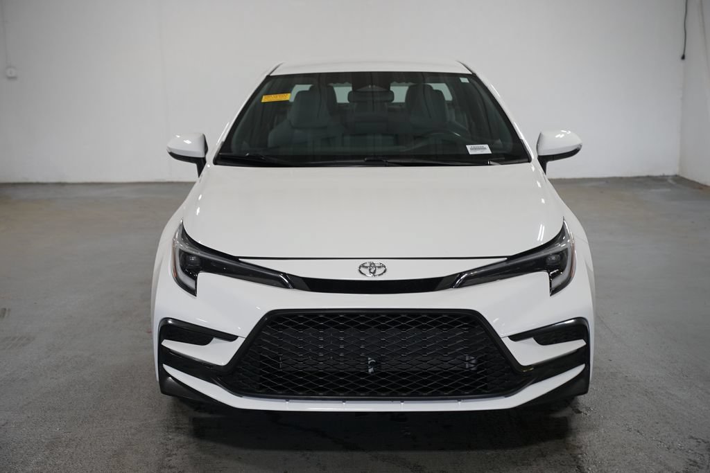 Used 2024 Toyota Corolla SE FWD image 2