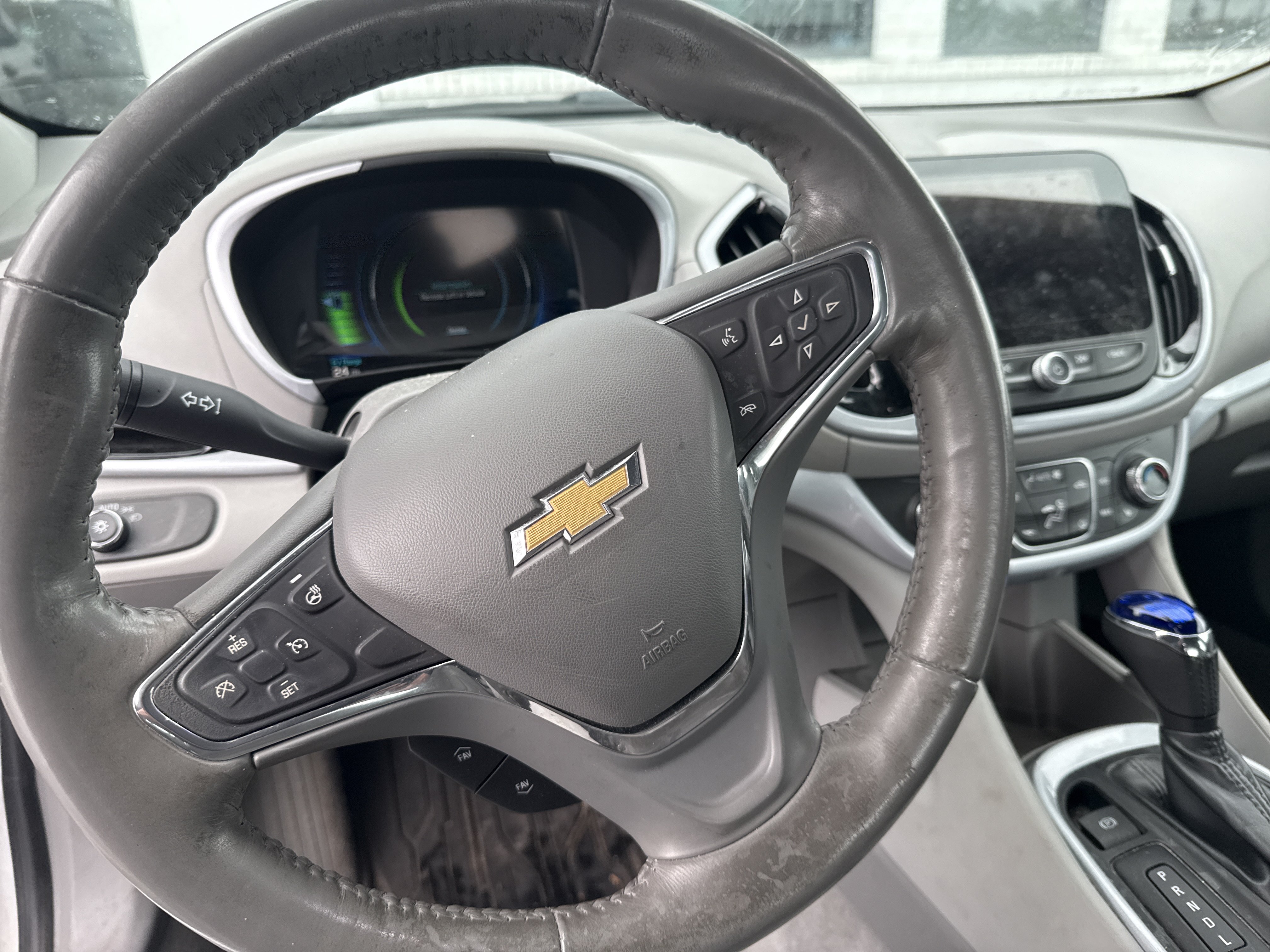 Used 2017 Chevrolet Volt LT w/ Comfort Package FWD image 10