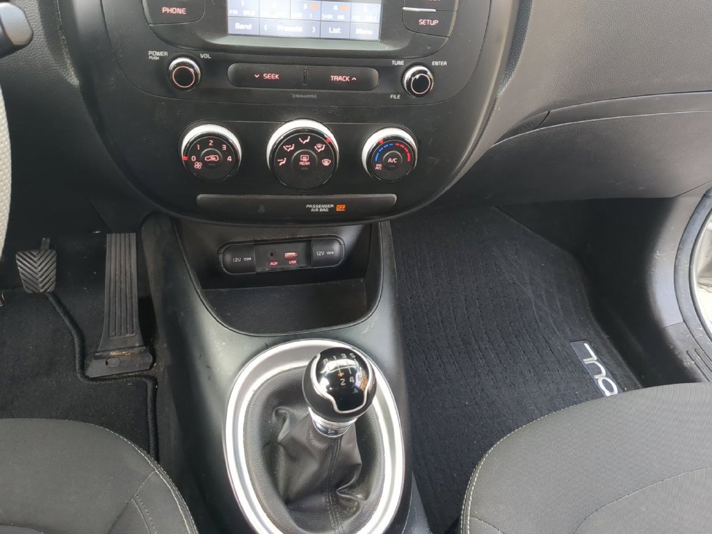 Used 2019 Kia Soul FWD image 17