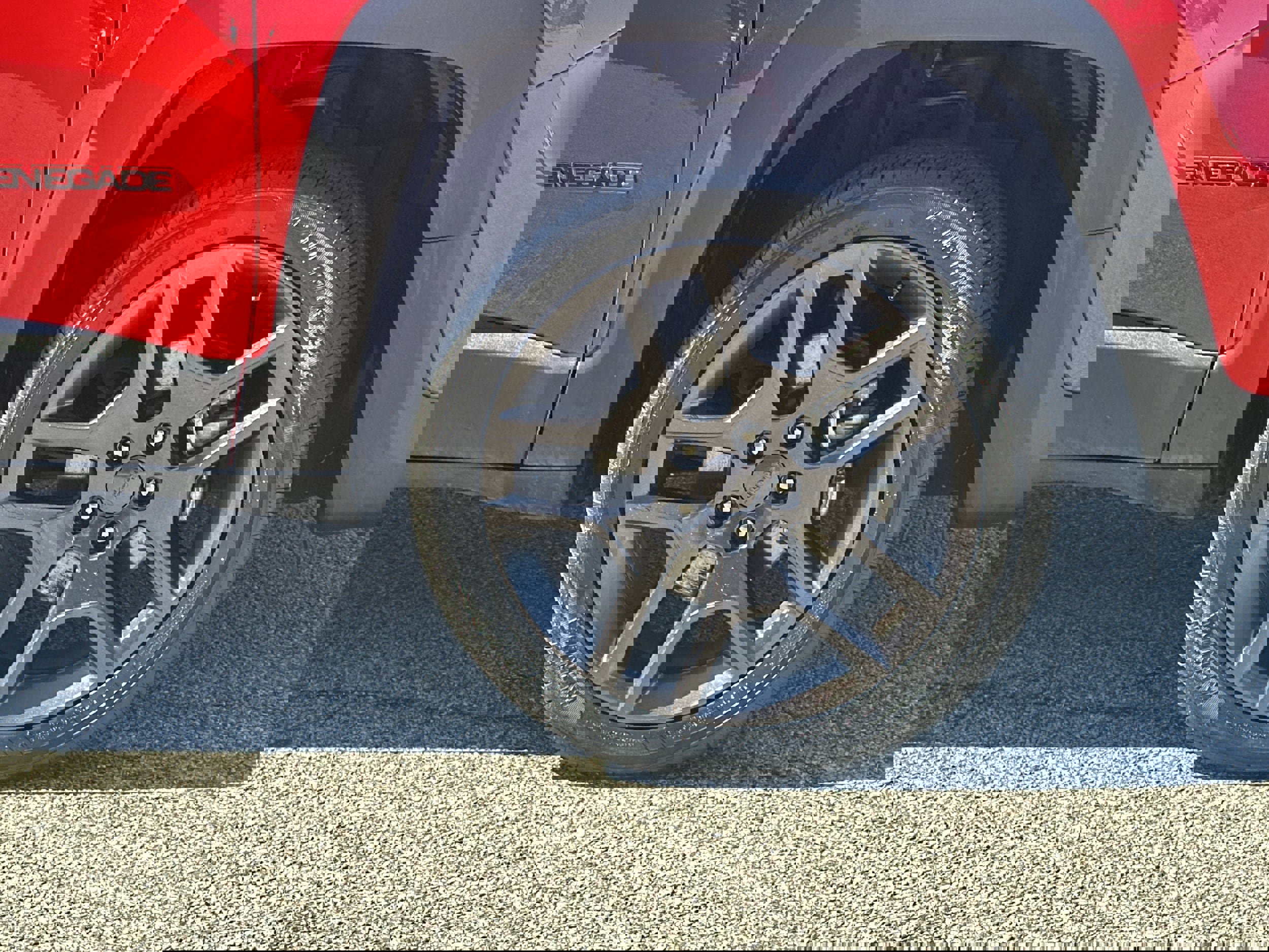 Used 2022 Jeep Renegade Latitude image 12