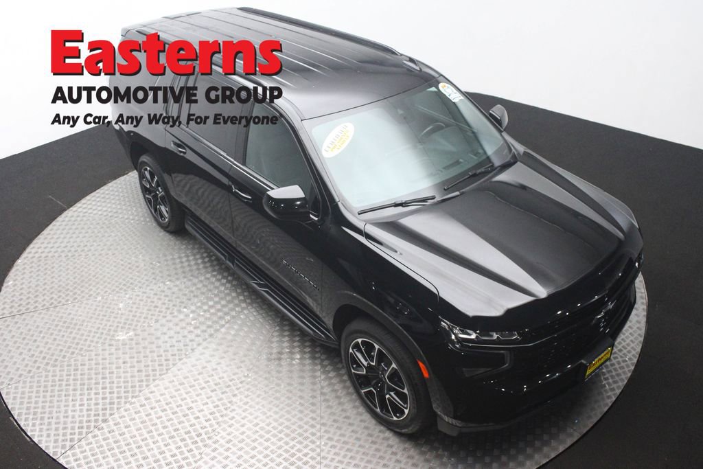 Used 2024 Chevrolet Suburban RST image 3