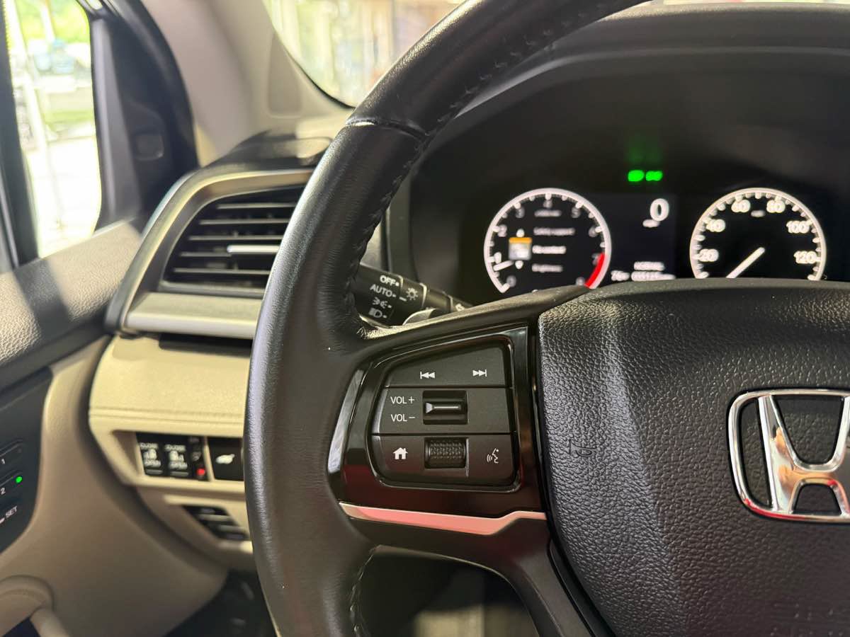 Used 2025 Honda Odyssey EX-L image 13