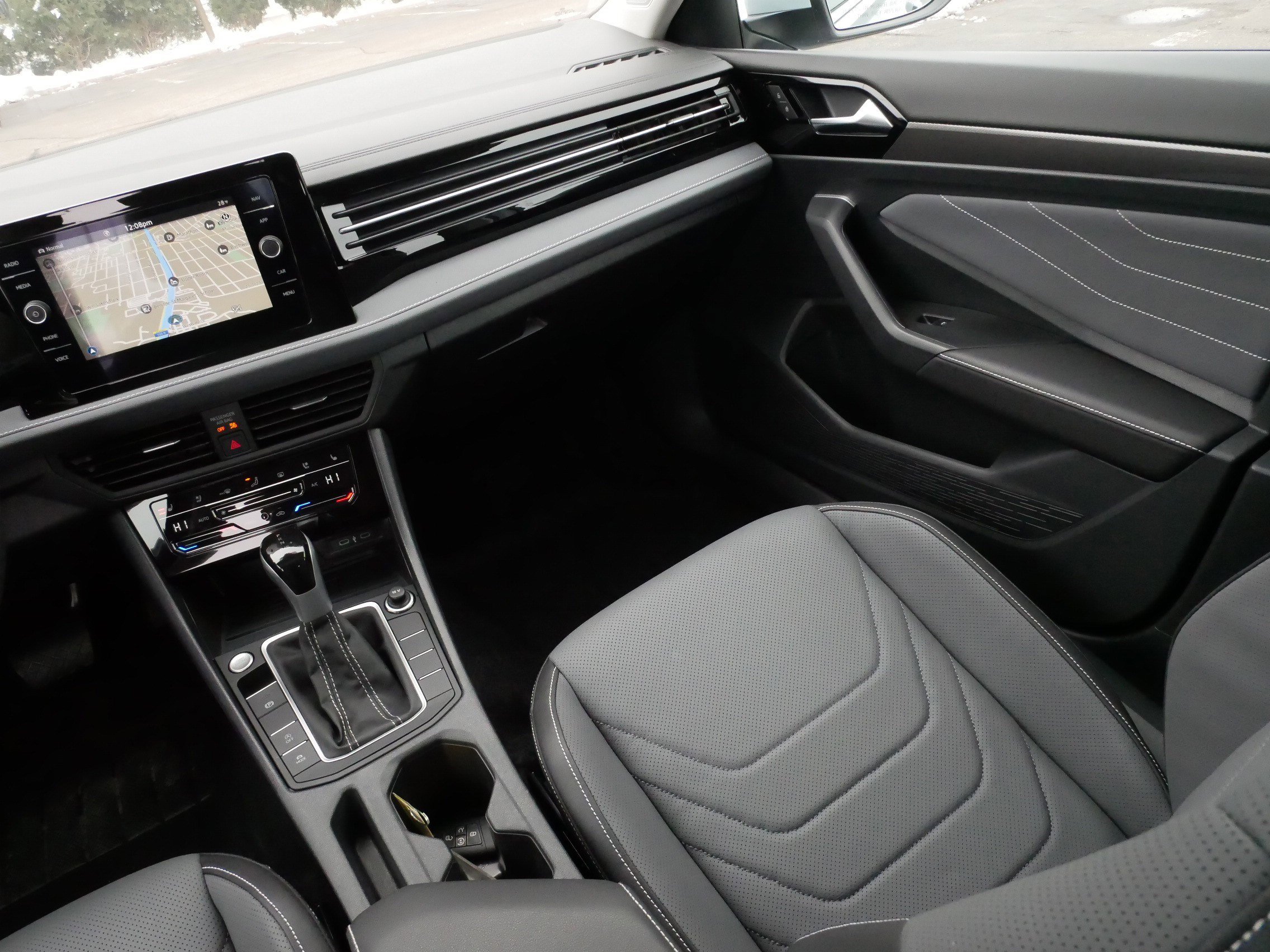 Certified 2025 Volkswagen Jetta SEL image 11