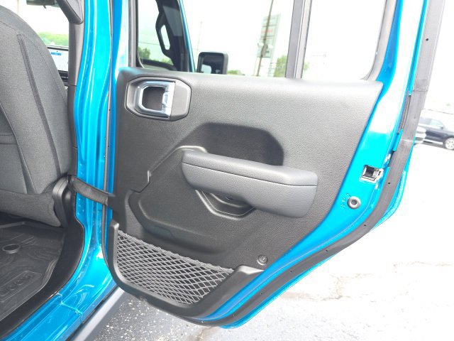 Used 2024 Jeep Wrangler Unlimited AWD/4WD image 33