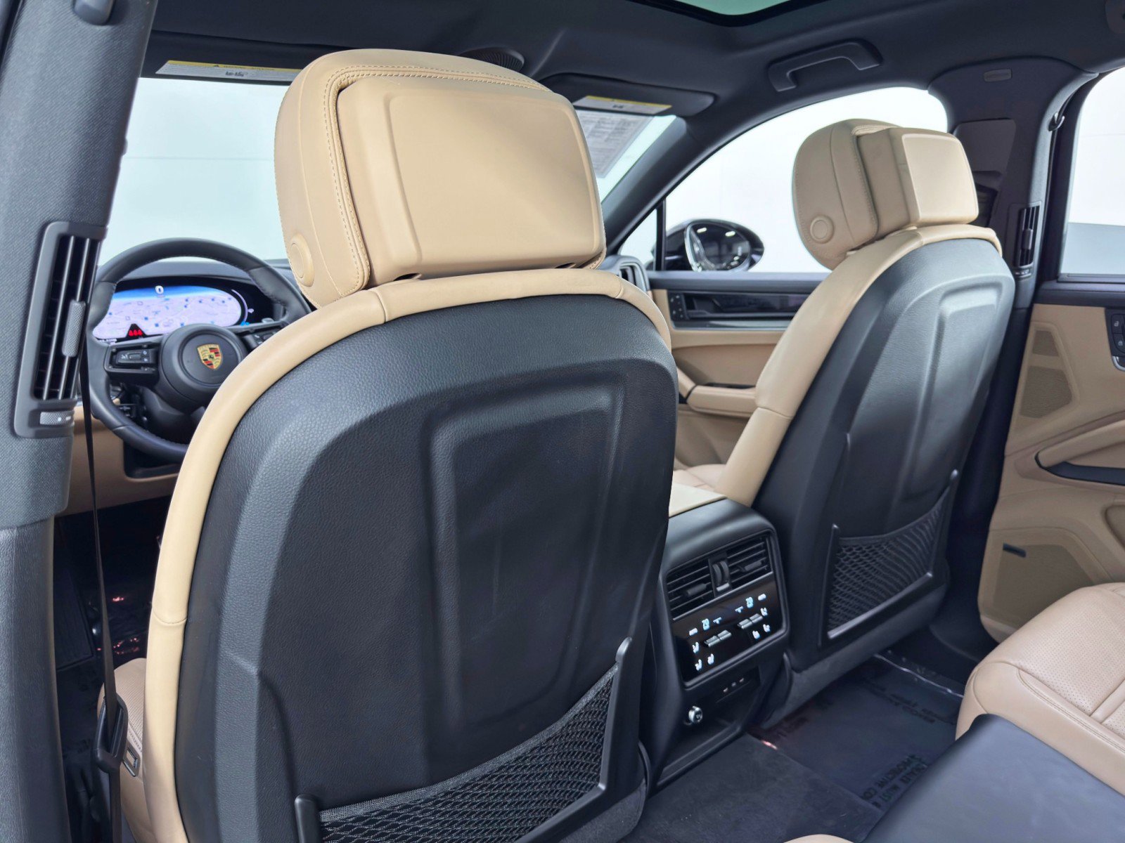 Used 2024 Porsche Cayenne S AWD/4WD image 42