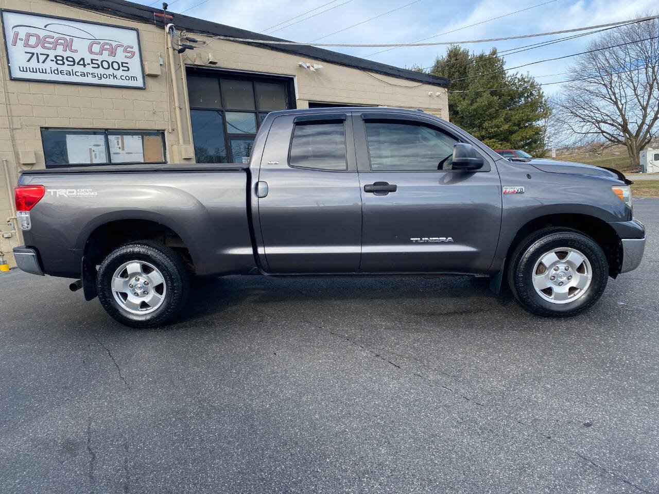 Used 2012 Toyota Tundra 4x4 Double Cab w/ TRD Off-Road Pkg image 2