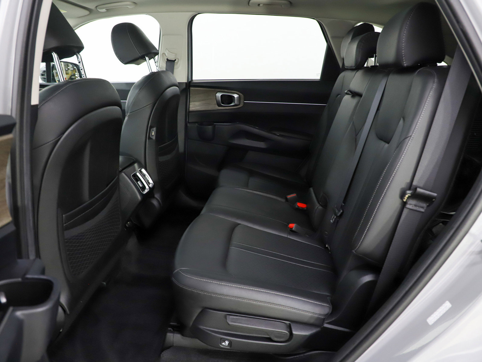 Used 2022 Kia Sorento S w/ Panoramic Sunroof Package image 16