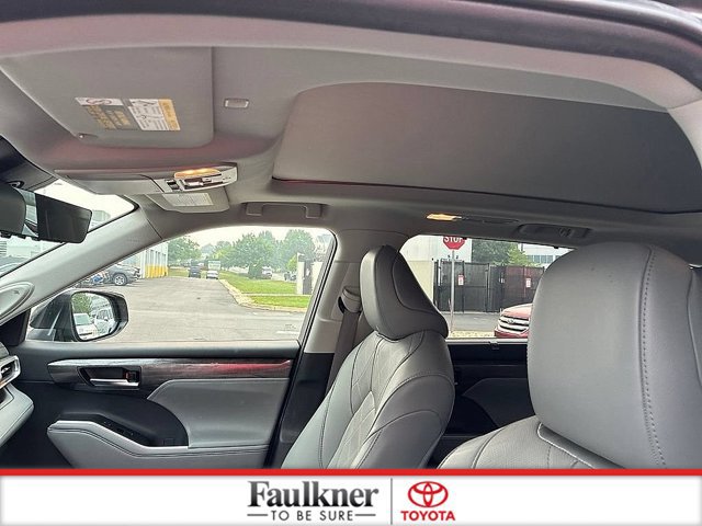 Used 2021 Toyota Highlander Platinum AWD/4WD image 27