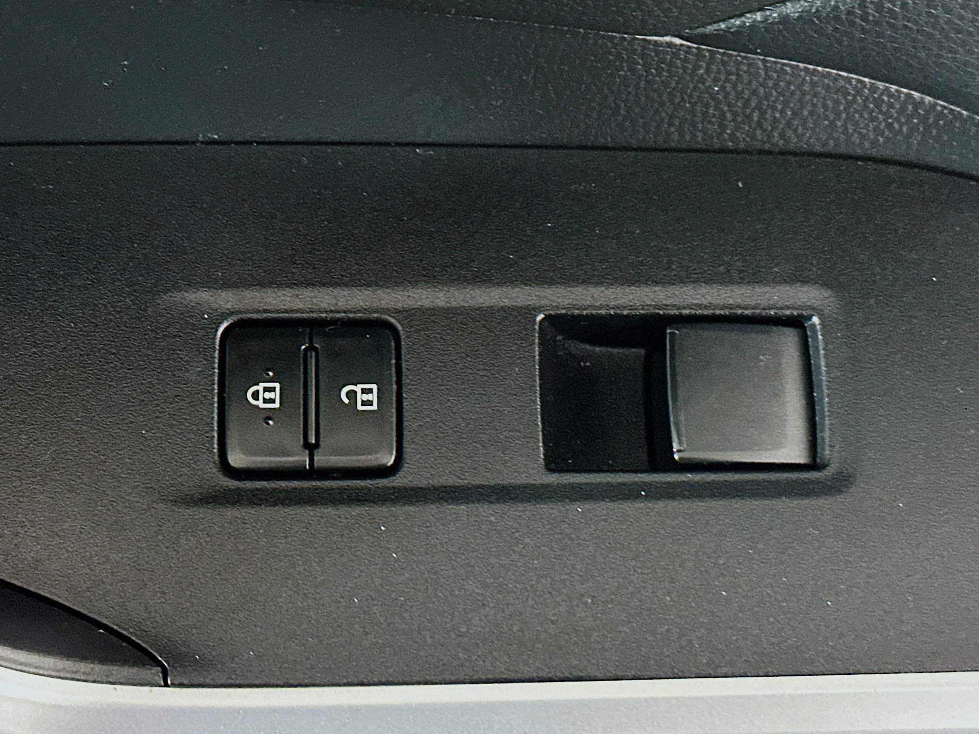 Used 2021 Toyota RAV4 XLE FWD image 29
