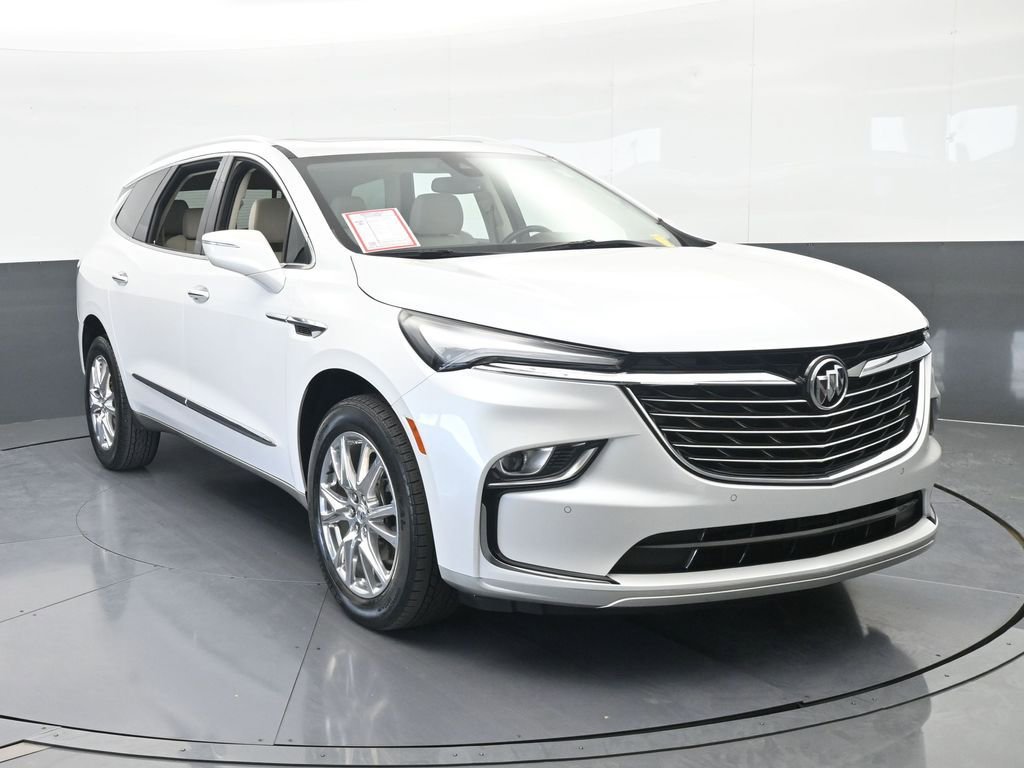 Used 2024 Buick Enclave Essence w/ Experience Buick Package image 9