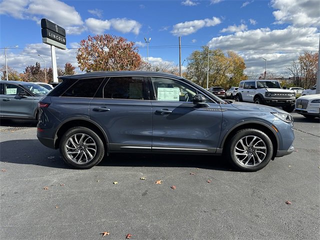 Certified 2022 Lincoln Corsair AWD w/ Equipment Group 101A image 4