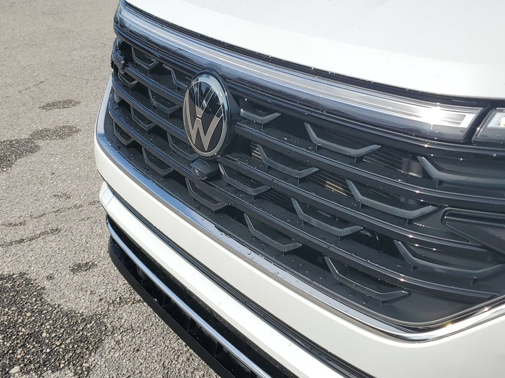 Certified 2024 Volkswagen Atlas Cross Sport SEL Premium R-Line AWD/4WD image 11
