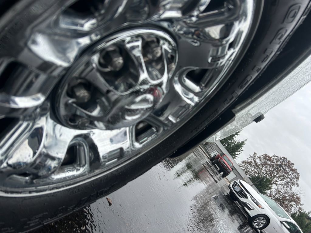 Used 2014 Nissan NV 3500 SL w/ Technology Package image 36