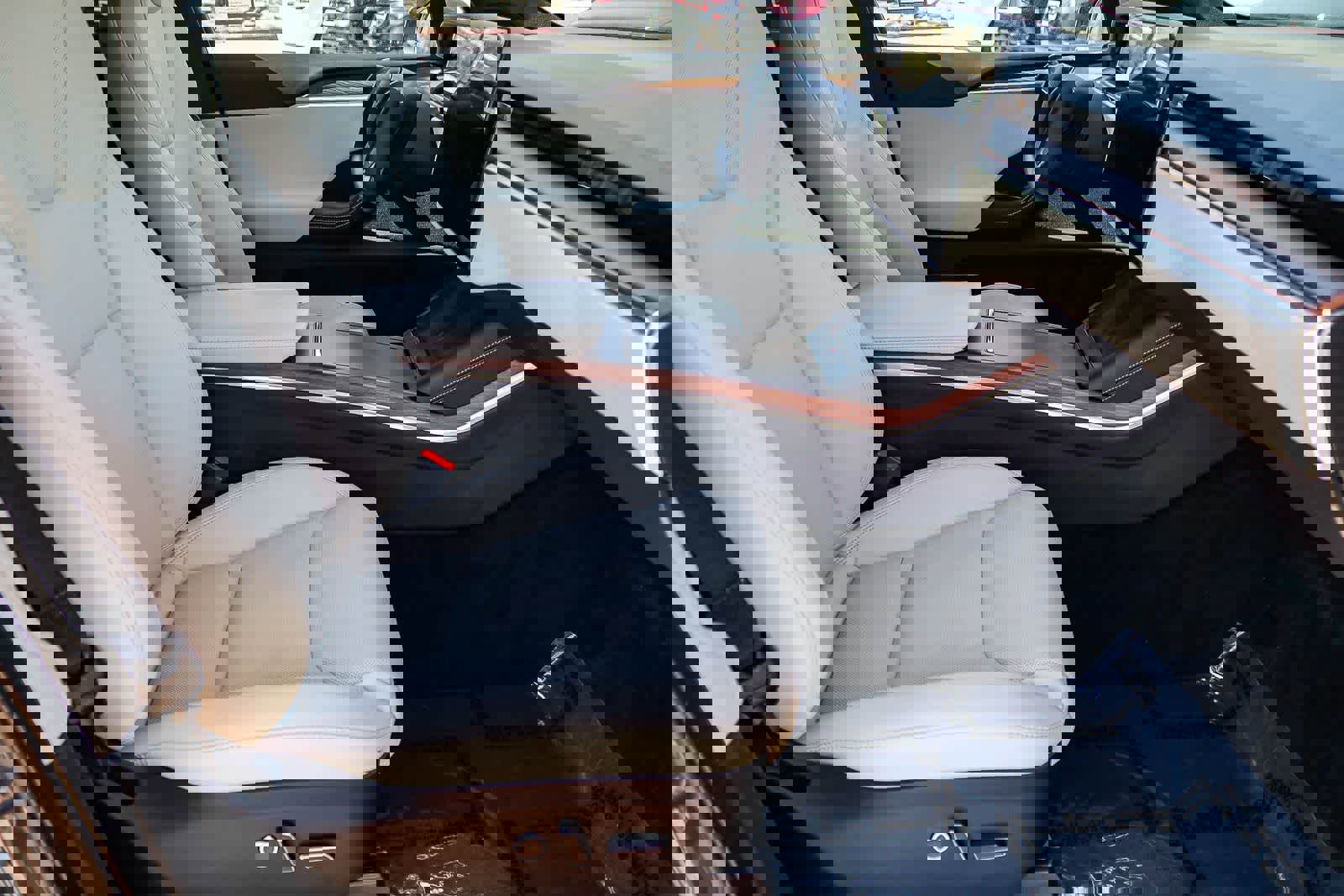 Used 2023 Tesla Model X image 17