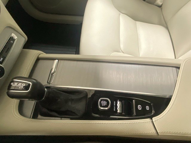 Used 2021 Volvo XC90 T5 Momentum w/ Protection Package AWD/4WD image 28