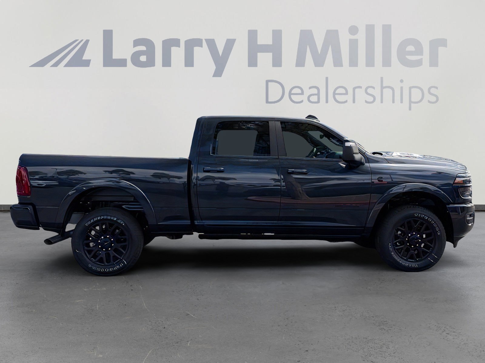 New 2026 RAM 2500 Limited AWD/4WD image 7