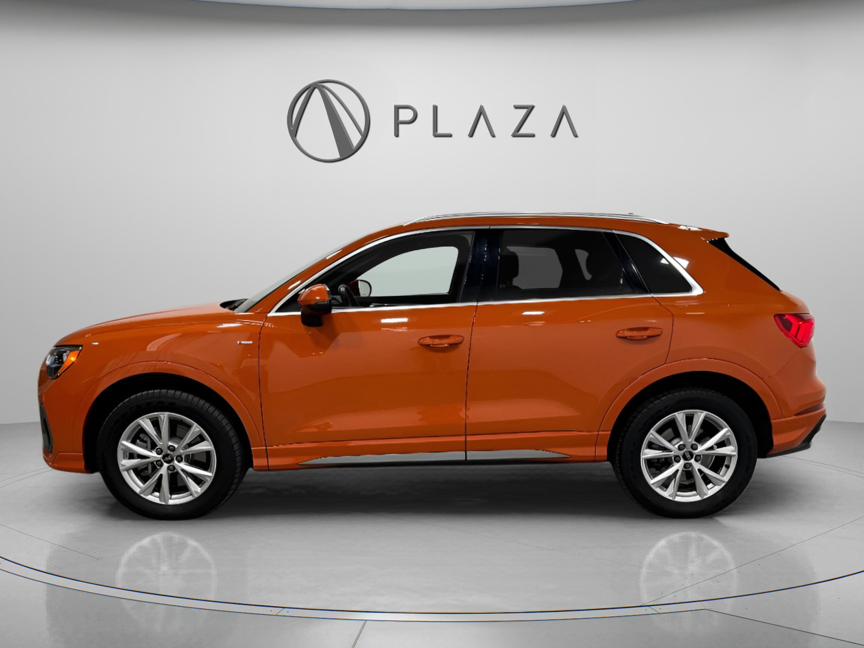 Certified 2022 Audi Q3 2.0T Premium w/ Convenience Package image 2