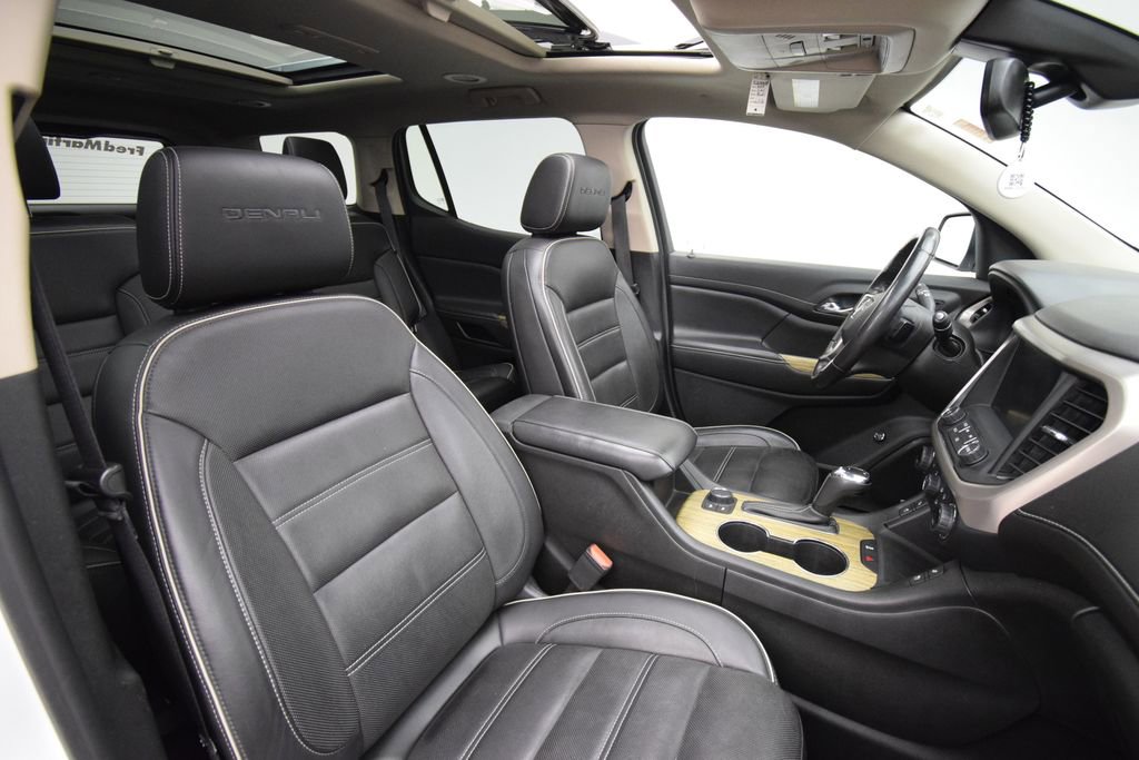 Used 2019 GMC Acadia Denali w/ Technology Package FWD image 23