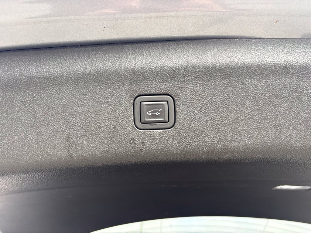 Used 2023 Buick Enclave Premium AWD/4WD image 37