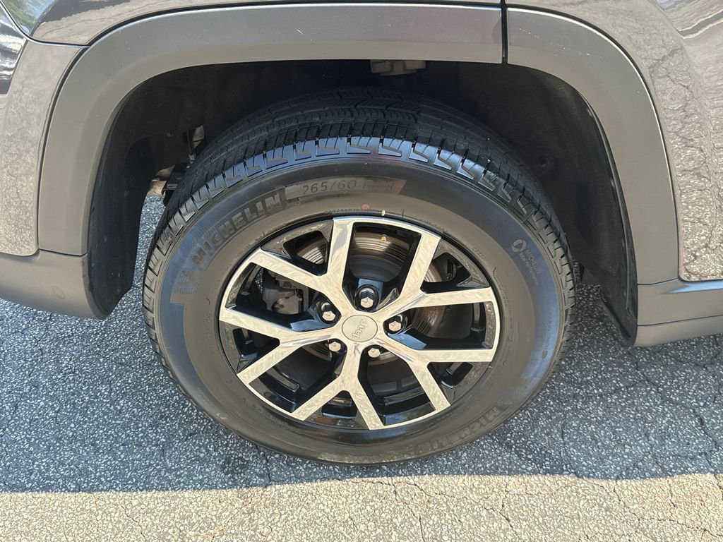 Used 2024 Jeep Grand Cherokee Limited image 17