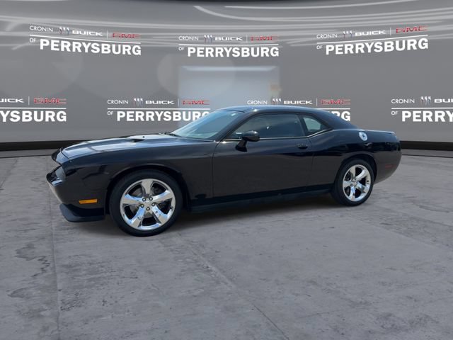 Used 2014 Dodge Challenger SXT w/ Super Sport Group (SS/T) RWD image 4