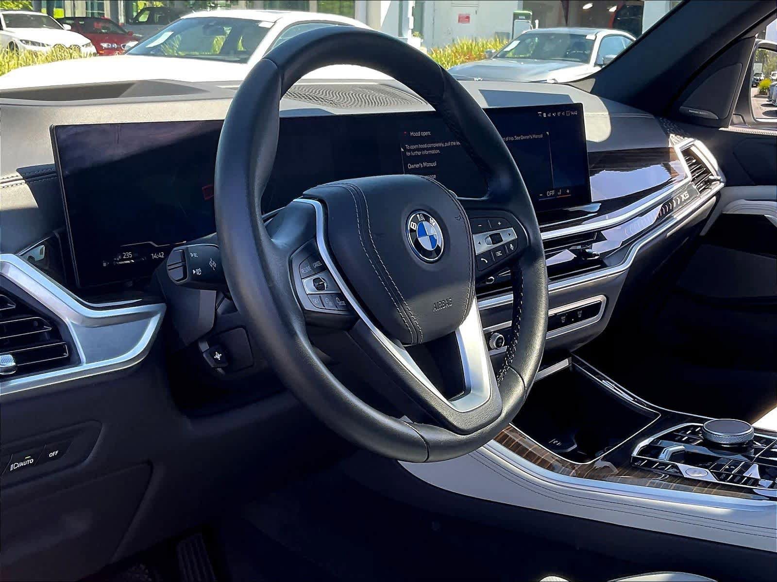 Used 2024 BMW X5 xDrive50e w/ Premium Package image 16