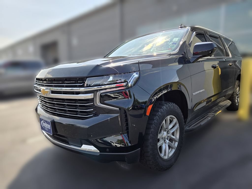 Used 2022 Chevrolet Suburban LT AWD/4WD image 3