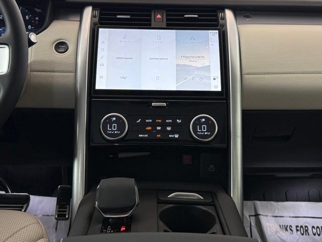 Used 2025 Land Rover Discovery Dynamic SE AWD/4WD image 26