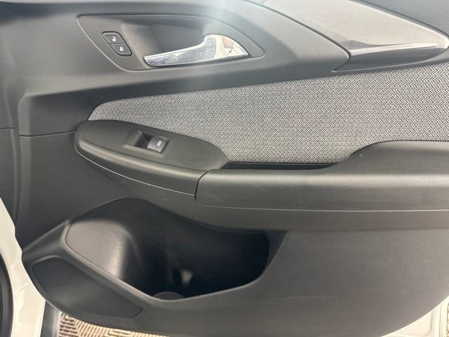 Used 2023 Chevrolet TrailBlazer LT FWD image 21