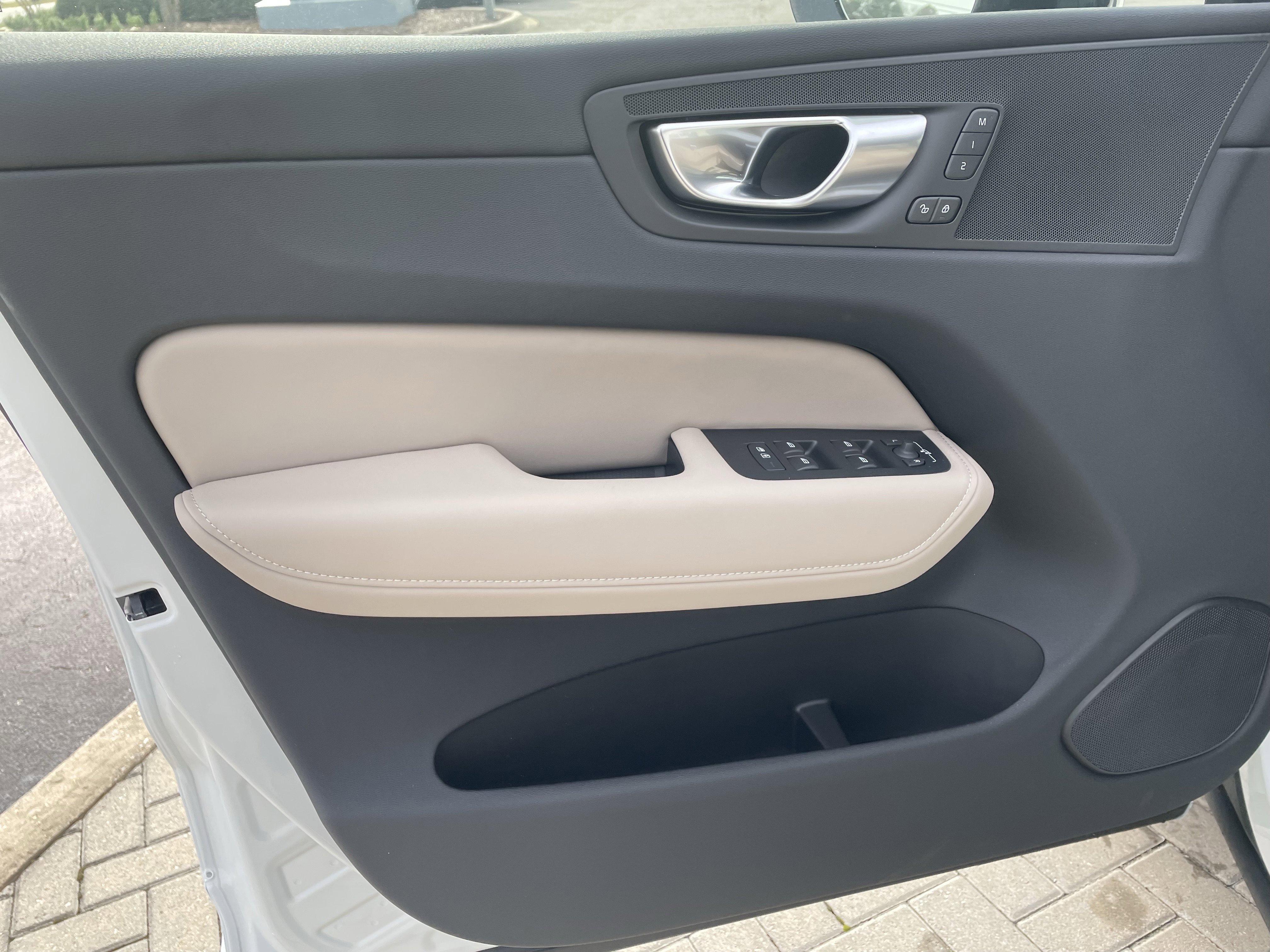 New 2026 Volvo XC60 B5 Plus w/ Protection Package Premier image 14