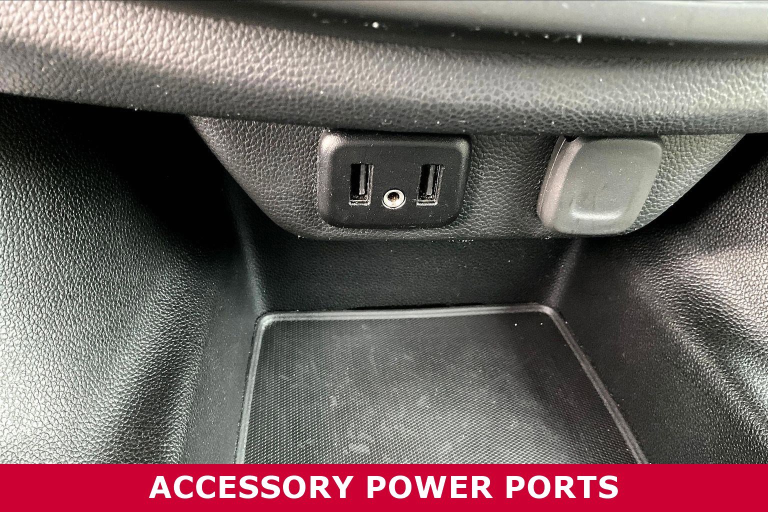 Used 2023 Chevrolet Traverse LS image 17