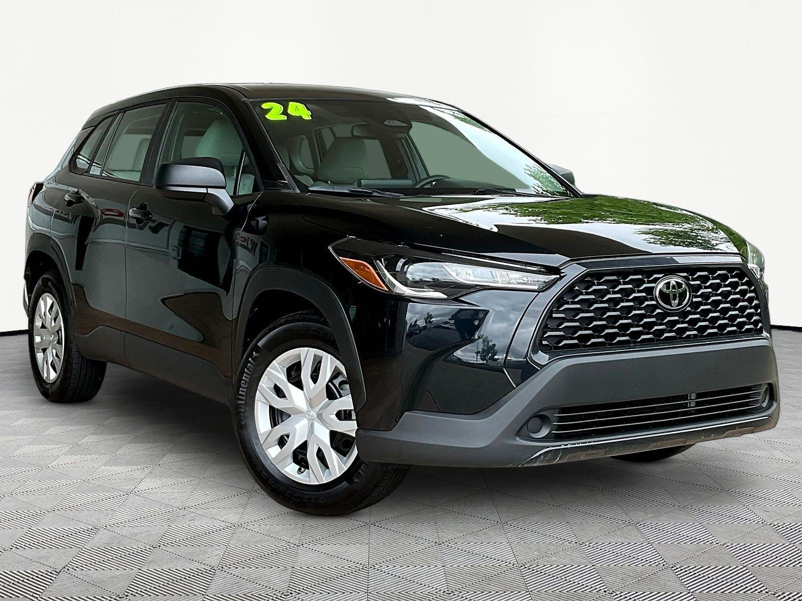 Used 2024 Toyota Corolla Cross L FWD image 3