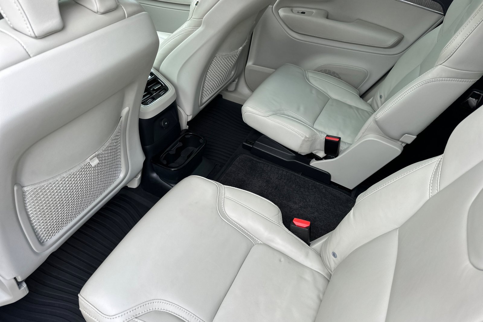 Used 2023 Volvo XC90 T8 Ultimate image 12