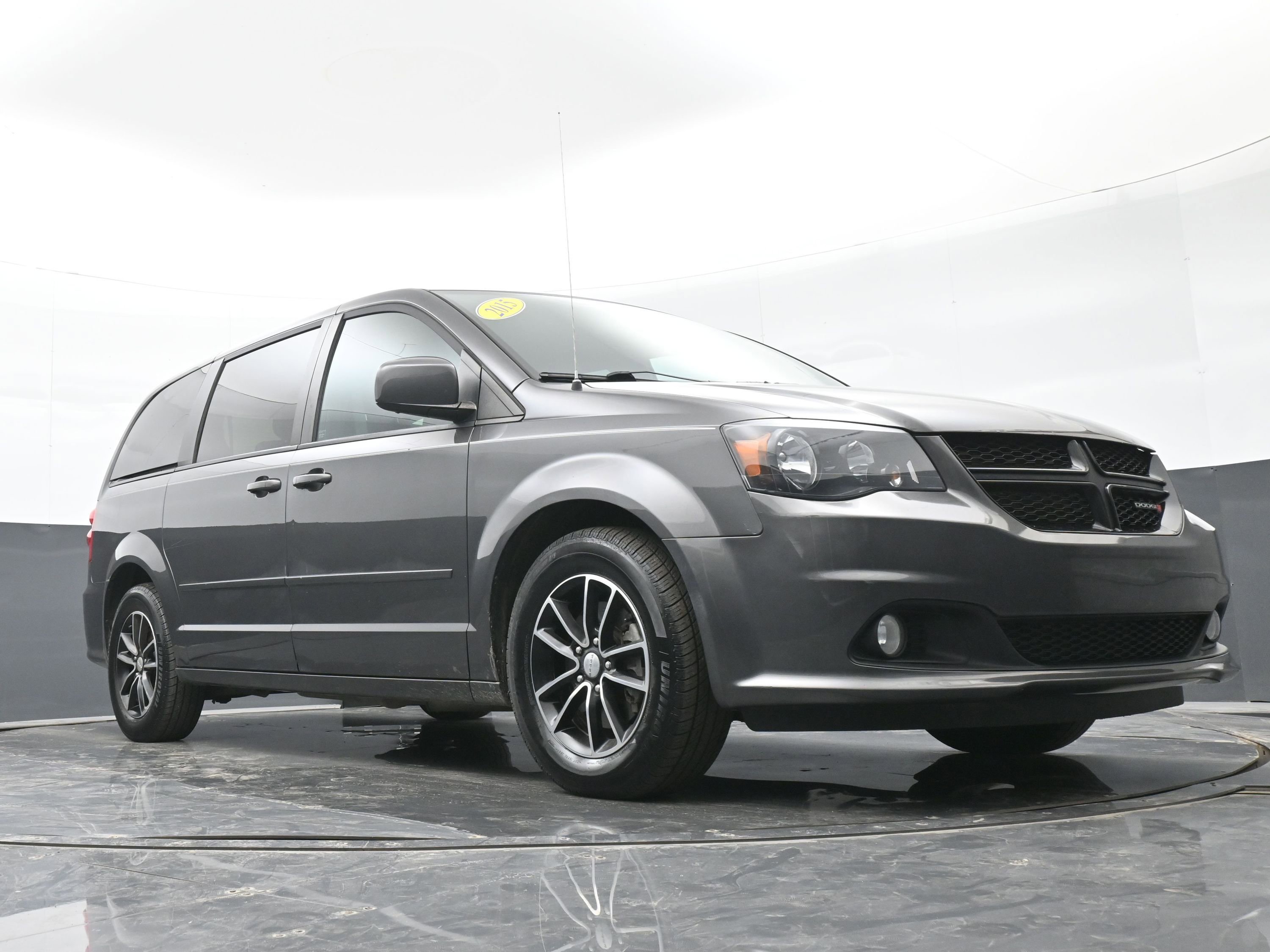 Used 2015 Dodge Grand Caravan SXT w/ Blacktop Package image 38