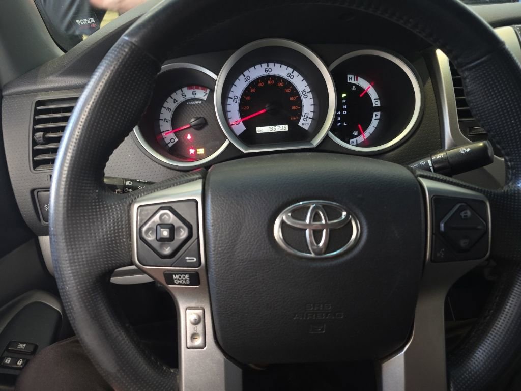 Used 2015 Toyota Tacoma PreRunner w/ TRD Off-Road Package RWD image 4