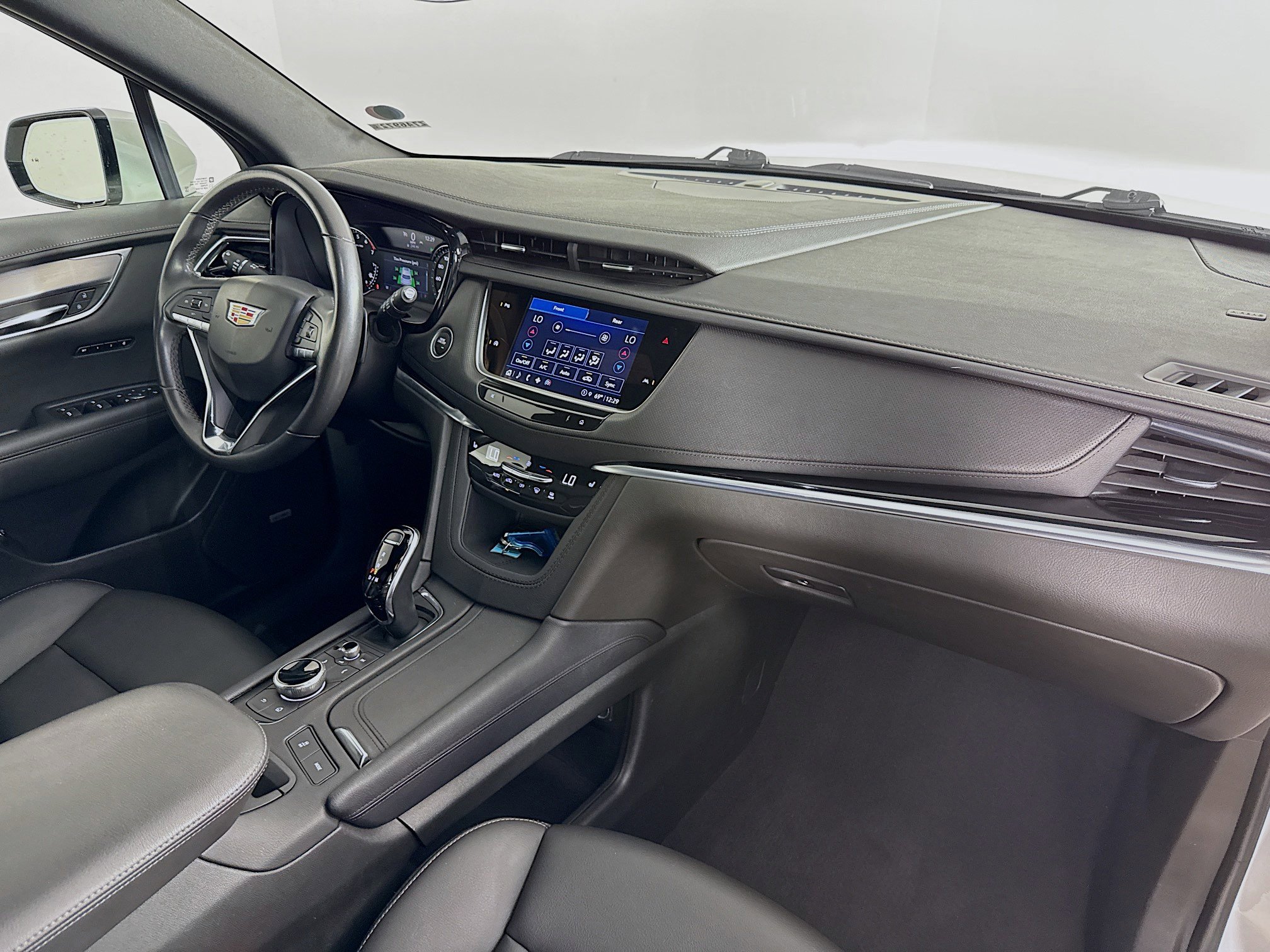 Used 2024 Cadillac XT6 Luxury image 38