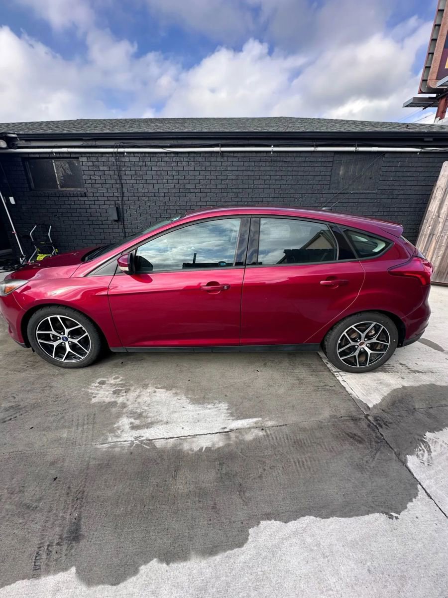 Used 2017 Ford Focus SEL image 4