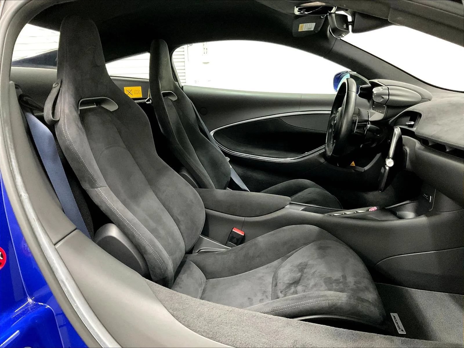 Used 2023 McLaren Artura RWD image 10
