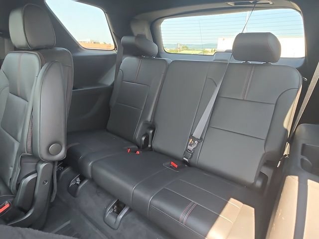 Used 2022 Chevrolet Traverse RS w/ LPO, 'HIT The Road' Package FWD image 23