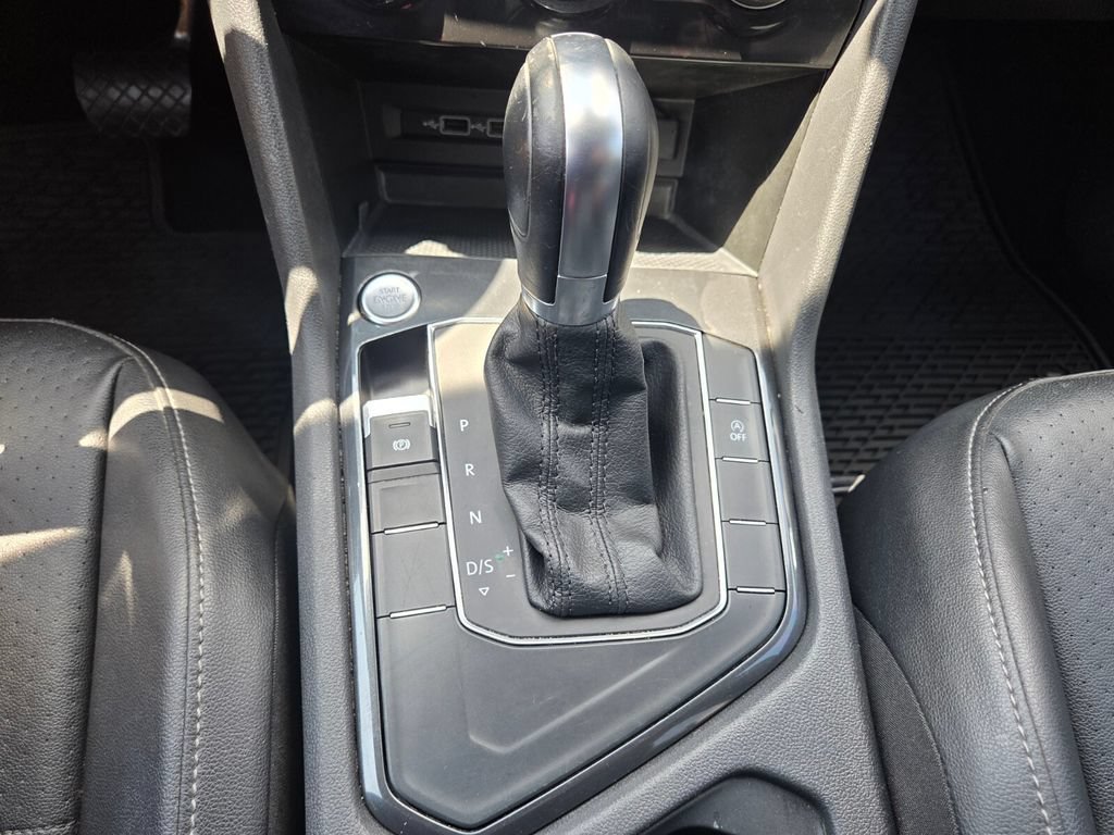 Used 2019 Volkswagen Tiguan SE w/ Panoramic Sunroof Package FWD image 17